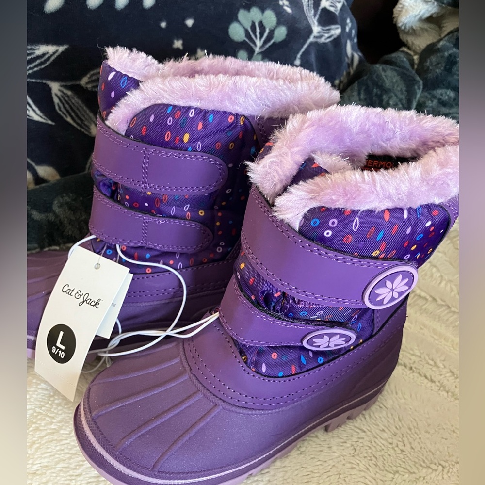 Brand New Cat & Jack toddler girl’s snowboots